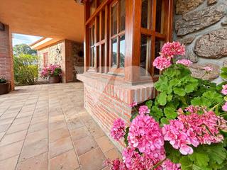 Country house  Ebro. Chalet independiente en valdemorillo