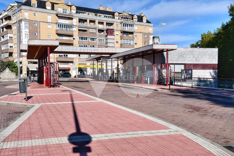 Foto 09a9274d-2b53-44b3-bd4f-8f4c5dc58aa0. Zweistöckige wohnung mit heizung pool in Villalba Estación Collado Villalba