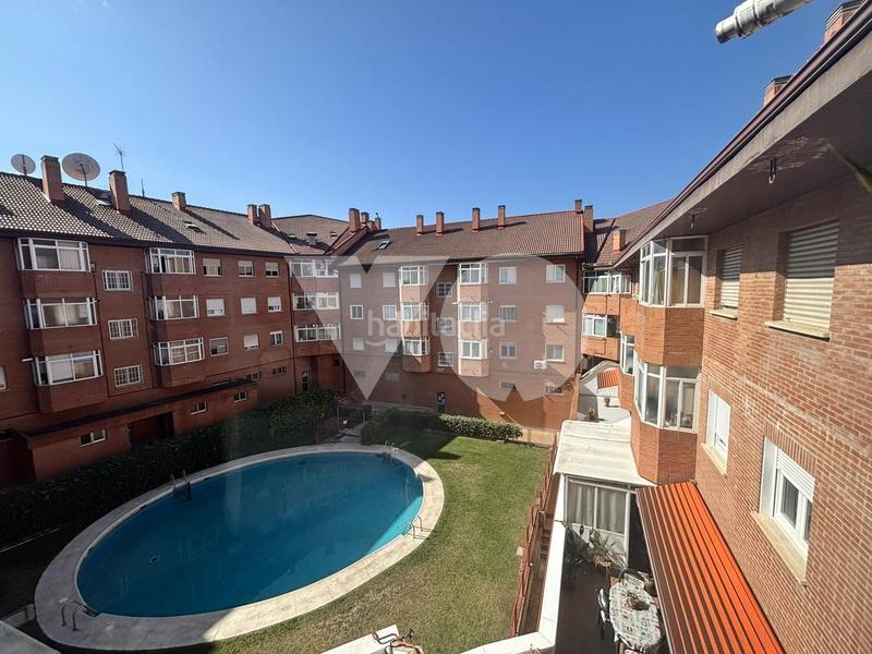 Foto b91aa788-26ef-4a90-8fb4-f0e9a4cfd54f. Zweistöckige wohnung mit heizung pool in Villalba Estación Collado Villalba