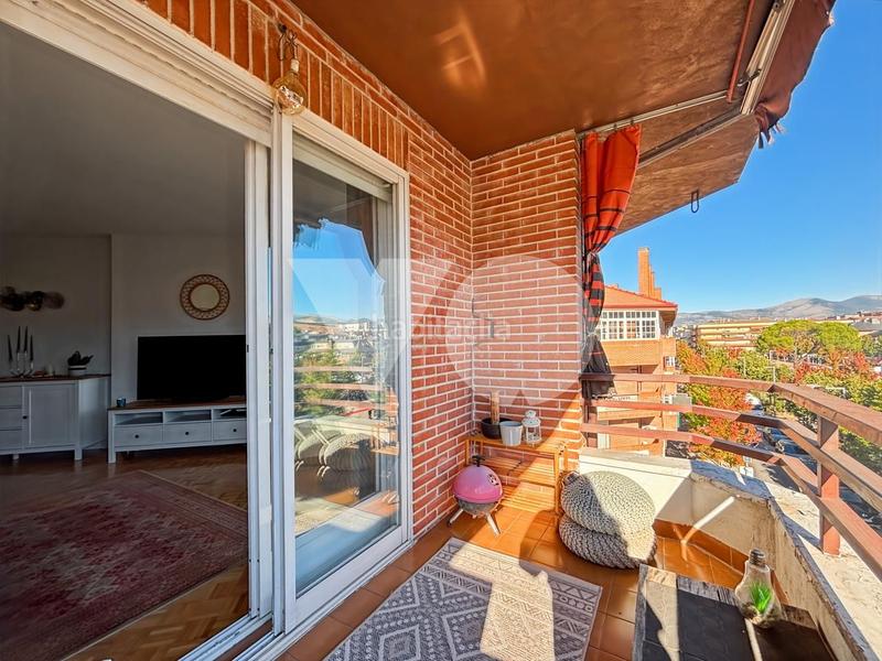 Foto fc7f687e-f9a7-42ea-b655-1c1e10a96f77. Zweistöckige wohnung mit heizung pool in Villalba Estación Collado Villalba