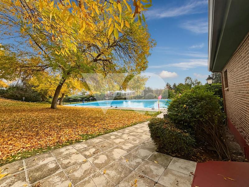 Foto 591908fa-3c4a-4b9a-86dc-000adfa230e6. Maison jumelée avec chauffage piscine dans El Guijo-Colonia España Galapagar