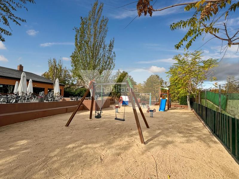 Foto 6265f972-7bde-47c9-ab6c-469fd2590d7b. Maison jumelée avec chauffage piscine dans El Guijo-Colonia España Galapagar