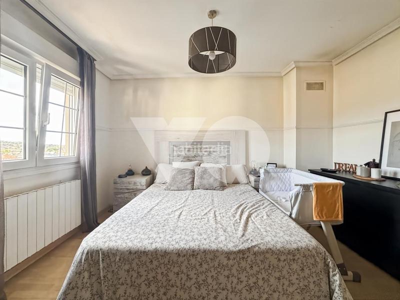 Foto 1be9f0c1-3f2e-42c5-8f6d-11eb666e32ce. Maison avec chauffage parking piscine dans Guadalix de la Sierra