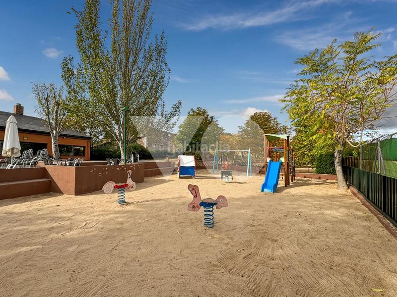 Foto 28ca498e-52a6-4c69-8620-8c4267157e32. Haus mit heizung pool in El Guijo-Colonia España Galapagar