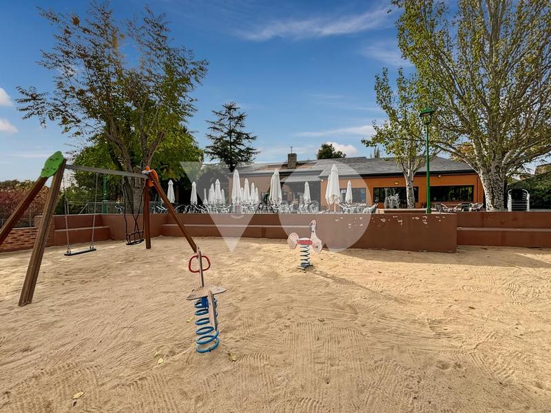 Foto cf9e760c-6326-4a19-b804-a21fa2e6939d. Haus mit heizung pool in El Guijo-Colonia España Galapagar