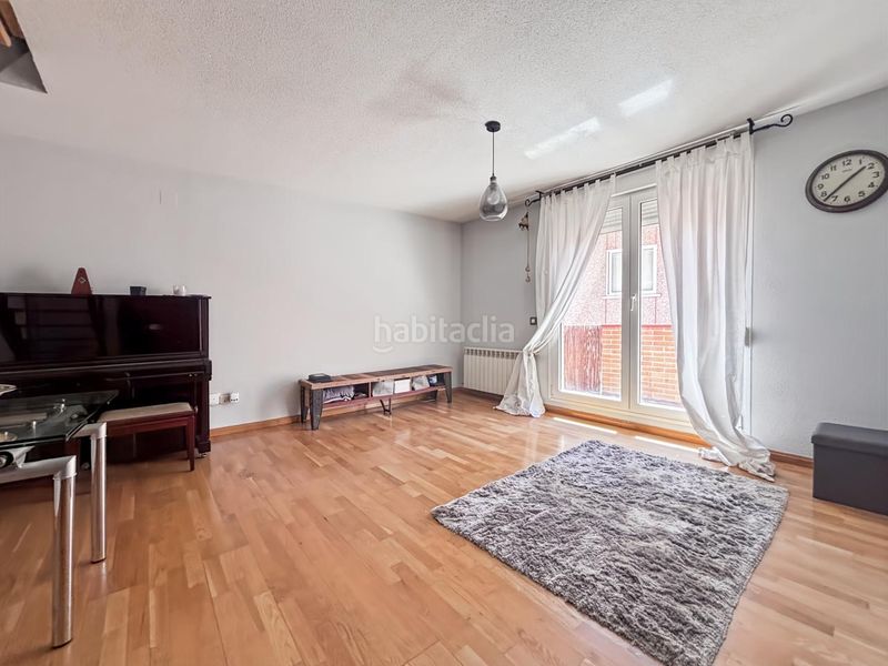 Foto 251dcb57-2639-4df6-bbd2-63e9a6ac3e38. Duplex con riscaldamento parcheggio in Casa Amarilla Galapagar