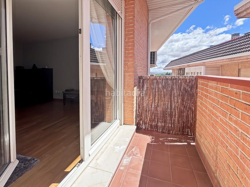 Foto 64f7ae22-38ae-4e34-95a4-26f6d55ba57b. Duplex con riscaldamento parcheggio in Casa Amarilla Galapagar