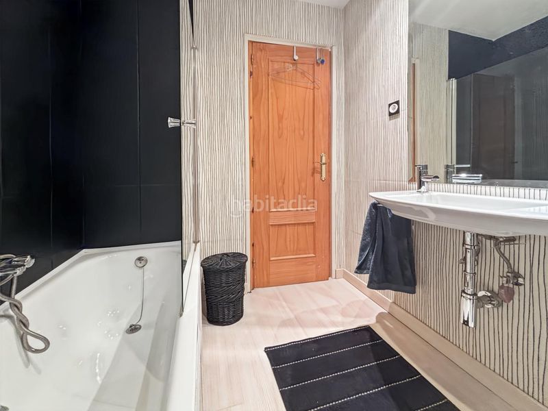 Foto f0b33890-622a-49dc-9b52-cd4ec15fc8e4. Duplex con riscaldamento parcheggio in Casa Amarilla Galapagar