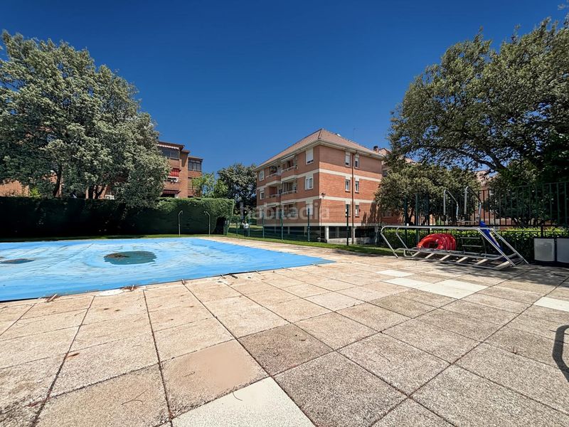 Foto 62435b65-6882-4538-84b5-ba673df83c39. Pis amb calefacció aparcament piscina a Navalquejigo-Los Arroyos Escorial (El)