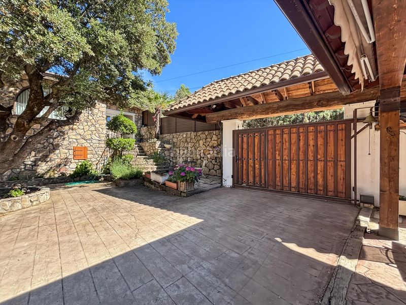 Foto 377830f6-3515-4cd8-a906-5dacb581a8f5. Casa amb aparcament piscina a Las Zorreras-Monte Encinar Escorial (El)