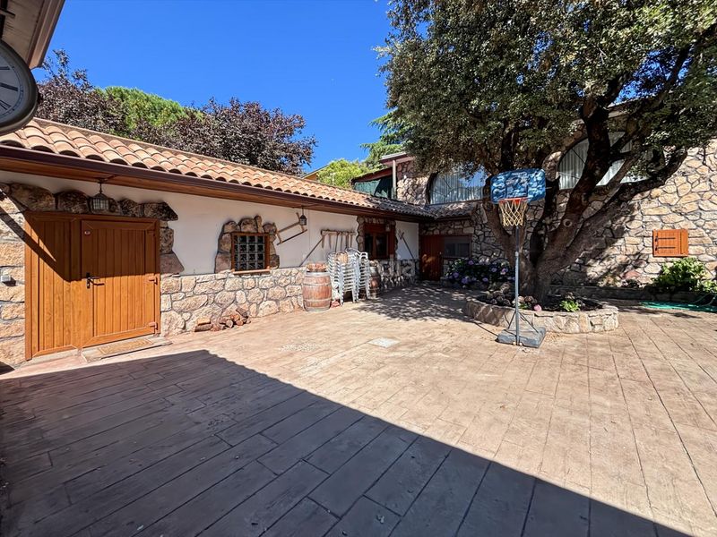 Foto e5d6322a-4d41-4169-9fe1-6a63b748c1aa. Casa amb aparcament piscina a Las Zorreras-Monte Encinar Escorial (El)