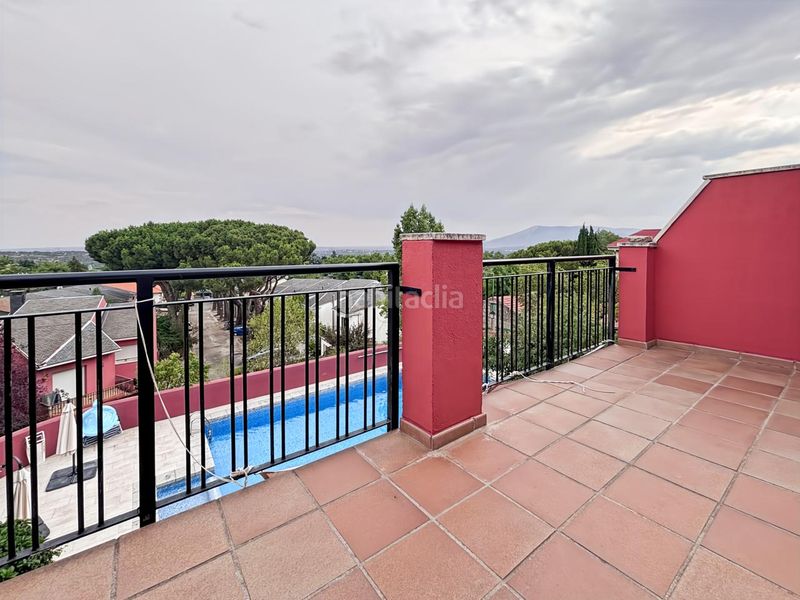 Foto cbf6fb72-bffd-42ac-aa85-e91978b9c704. Casa amb piscina a Collado Mediano