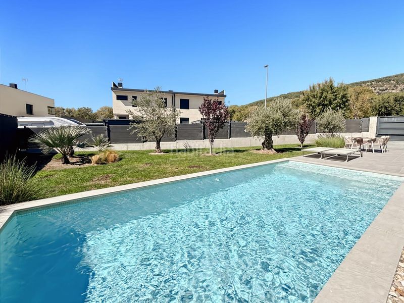 Foto 4c2e926c-682d-4ac5-85af-b3e4a495dd5e. Casa amb calefacció aparcament piscina a Colegios Moralzarzal