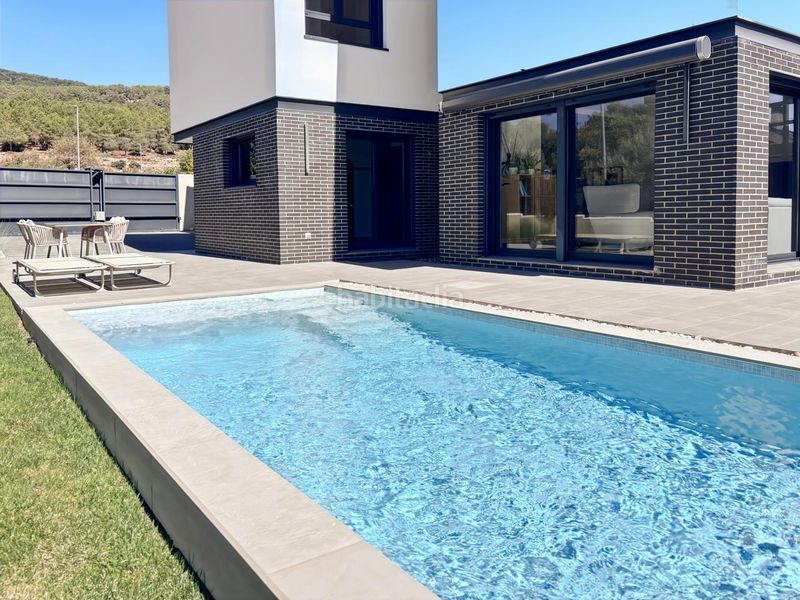 Foto aaf63ef5-0b3b-4607-bb3d-b8954a4a12ab. Casa amb calefacció aparcament piscina a Colegios Moralzarzal