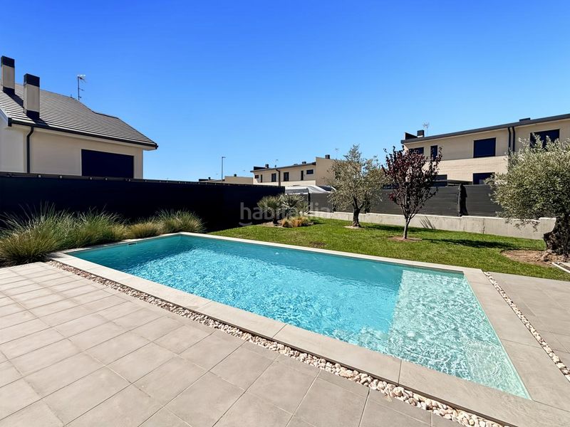 Foto da59974f-8027-4bd5-bc59-005c78654888. Casa amb calefacció aparcament piscina a Colegios Moralzarzal