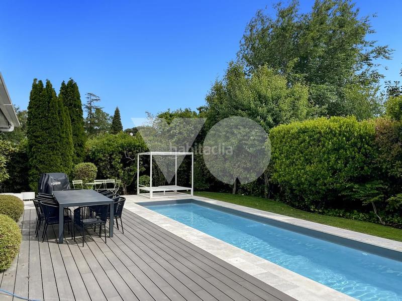 Foto c3d2968c-419b-420a-bb1b-c8ab99f6e5f0. Maison avec chauffage parking piscine dans Monteclaro Pozuelo de Alarcón