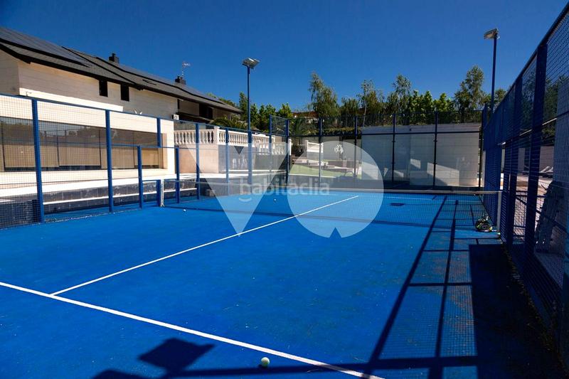 Foto 4e5e0214-ec3c-4ffb-a992-f87c1016040e. Location maison avec chauffage parking piscine dans Boadilla del Monte