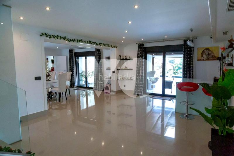 Foto 525f1f4d-2e40-4612-9df3-15df53743844. Rent house with heating parking pool in Las Lomas Boadilla del Monte