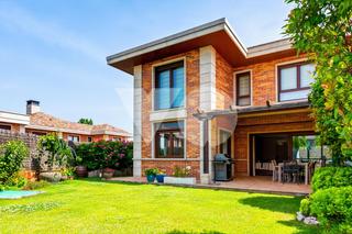Doppelhaus in Los Satélites-Roza Martín. Chalet pareado en venta, los satélites  roza martin, majadahonda