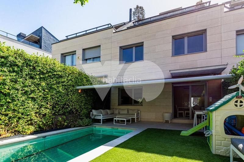 Foto 1108f5ae-963c-4c1c-b7ee-89b676321af7. Reihenhaus mit heizung pool in Valenoso Boadilla del Monte