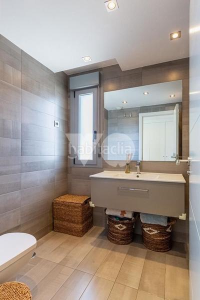 Foto 343327cd-51ac-41cf-a2a1-ed3afa23d27a. Reihenhaus mit heizung pool in Valenoso Boadilla del Monte