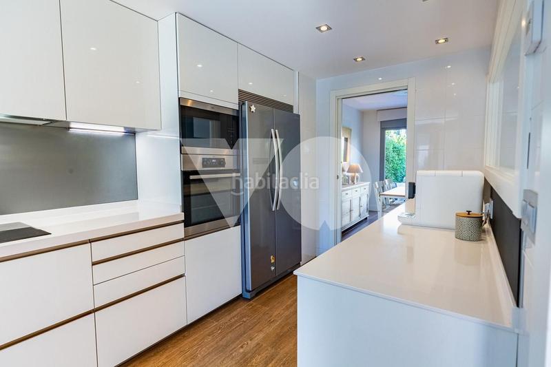 Foto 715d1a9b-9027-41b2-9a3f-f6beaf6fb993. Reihenhaus mit heizung pool in Valenoso Boadilla del Monte