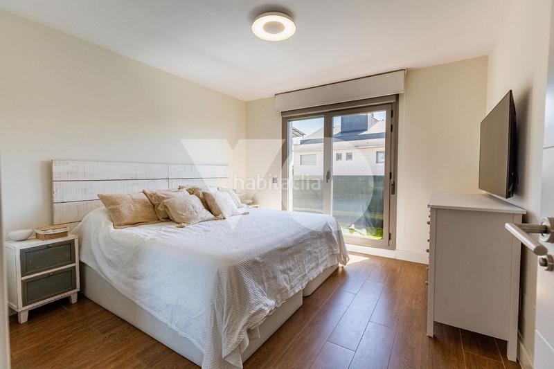 Foto c5b29fc1-46ae-462e-8095-ce27f8e7cba4. Reihenhaus mit heizung pool in Valenoso Boadilla del Monte