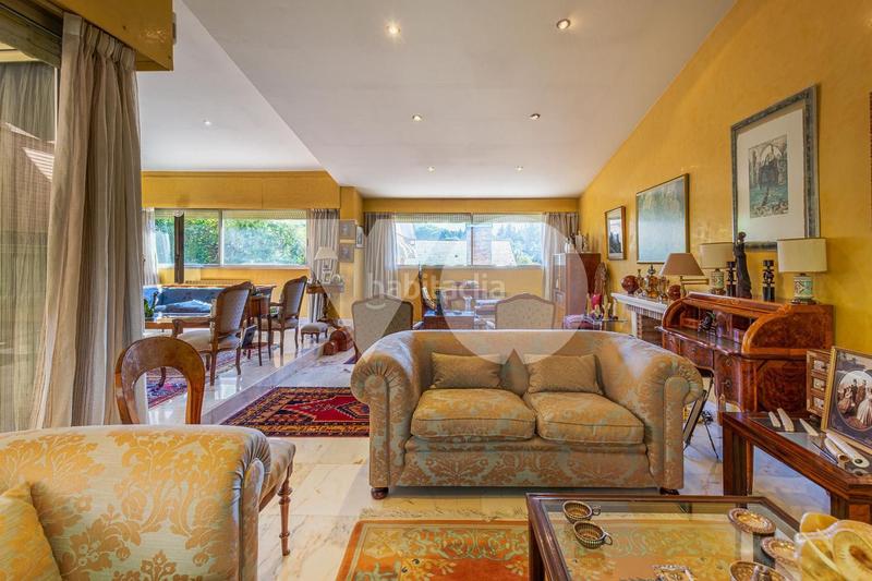 Foto aee2015d-515a-4115-aa7d-dd310855ac98. Casa amb calefacció aparcament piscina a Monte el Pilar Majadahonda