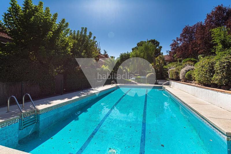 Foto 5e38a419-6d21-4449-b4db-c3d57ea676ec. Casa bifamiliare con riscaldamento piscina in Carretera del Plantío Majadahonda