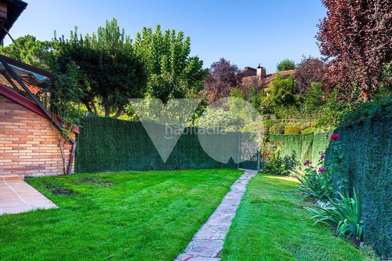 Foto c06cb2fd-a000-4861-95f6-40c057f03fdb. Casa bifamiliare con riscaldamento piscina in Carretera del Plantío Majadahonda