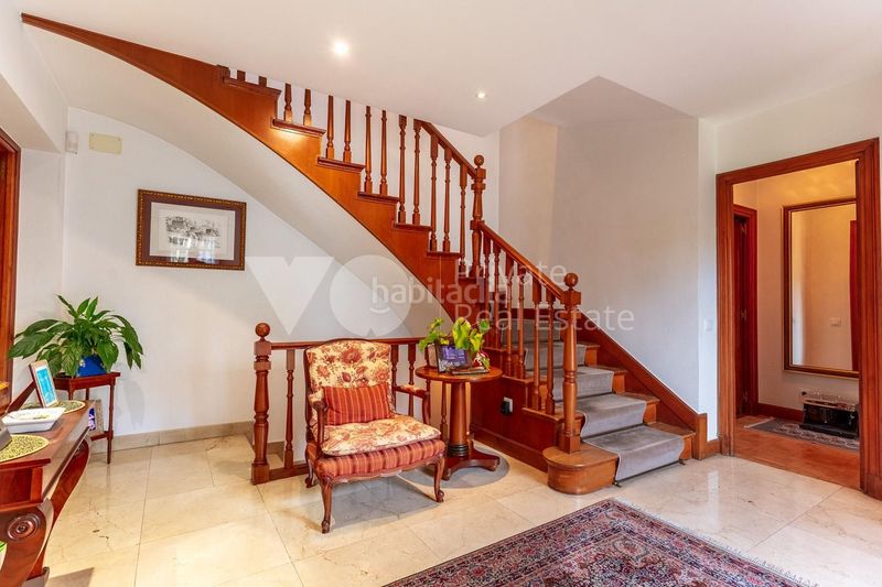 Foto a25a7b21-8d26-4d49-8726-92a885a99a76. Casa amb calefacció aparcament piscina a Aravaca Madrid