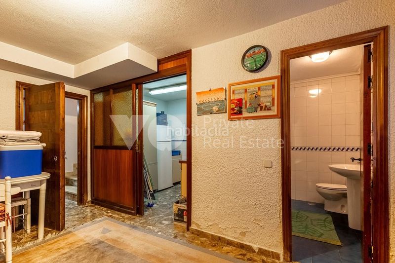 Foto fbf5e2d8-7e1e-44bc-86d5-eb435d3b9479. Casa amb calefacció aparcament piscina a Aravaca Madrid