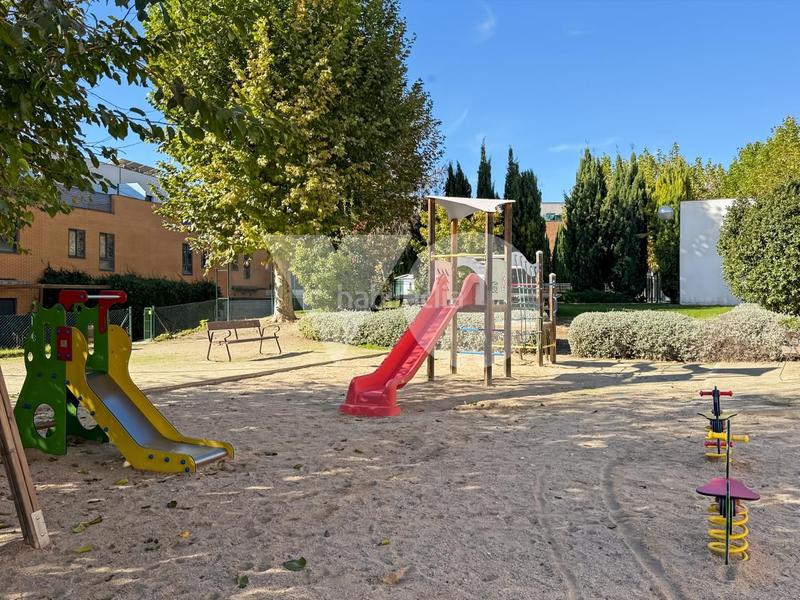 Foto 1751f0e7-844f-46ac-b5c3-7ca21a0f9569. Casa adossada amb calefacció piscina a Hospital Valdemoro