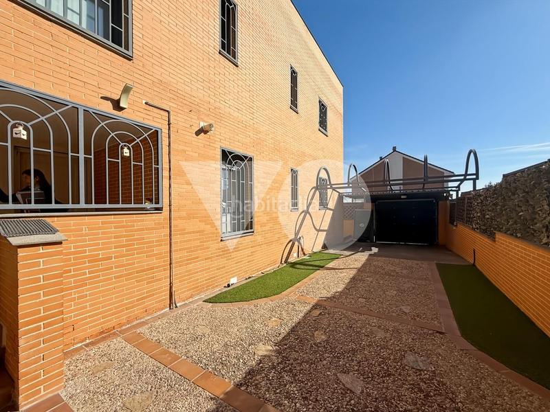 Foto 25518f32-c096-4bd5-8b20-255d1ae02183. Casa adossada amb calefacció piscina a Hospital Valdemoro