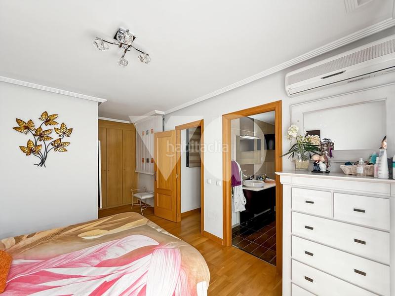 Foto 47e998aa-6a95-4a96-a280-4ccfc1a2d80e. Casa adossada amb calefacció piscina a Hospital Valdemoro