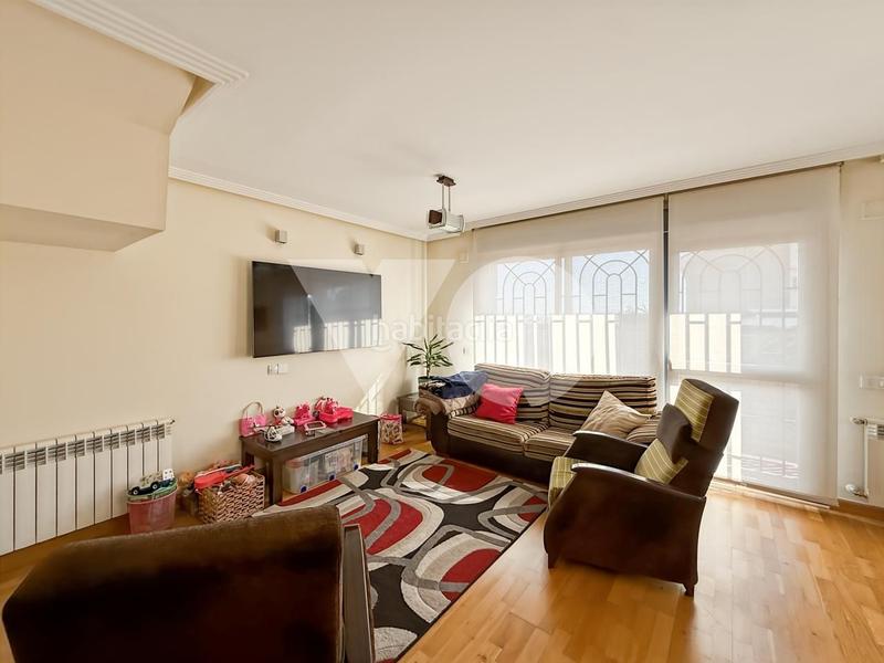 Foto 741dbc68-969e-4608-8387-53750aebe4b3. Casa adossada amb calefacció piscina a Hospital Valdemoro