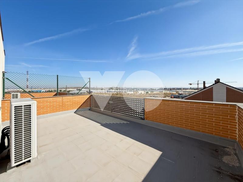 Foto 76b441c6-4b5b-44c5-9dd7-6a7e8813db4c. Casa adossada amb calefacció piscina a Hospital Valdemoro