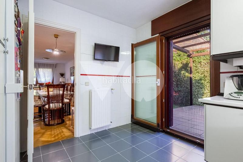 Foto aee5cfff-b2e9-4c04-874c-3a6060eb7132. Casa con riscaldamento piscina in Carretera del Plantío Majadahonda