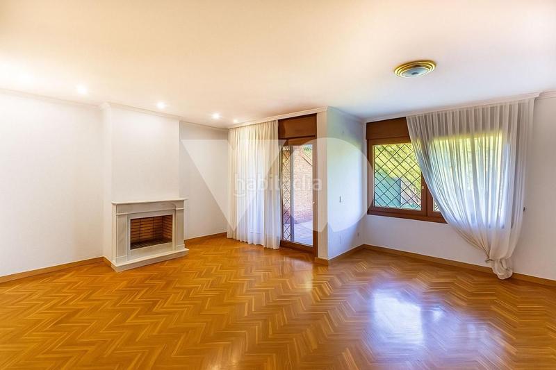 Foto fd03de12-bd04-4a40-9d9d-678bd571e80c. Casa con riscaldamento piscina in Carretera del Plantío Majadahonda