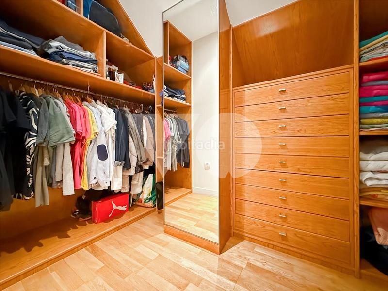 Foto 18435d80-3e65-4f23-aedf-ad693b8c6eec. Dúplex amb calefacció aparcament piscina a Los Llanos-Valle Pardo Villanueva del Pardillo