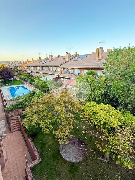 Foto 82e3e3fb-039d-48ef-b59d-8d5a4d24de9c. Dúplex amb calefacció aparcament piscina a Los Llanos-Valle Pardo Villanueva del Pardillo