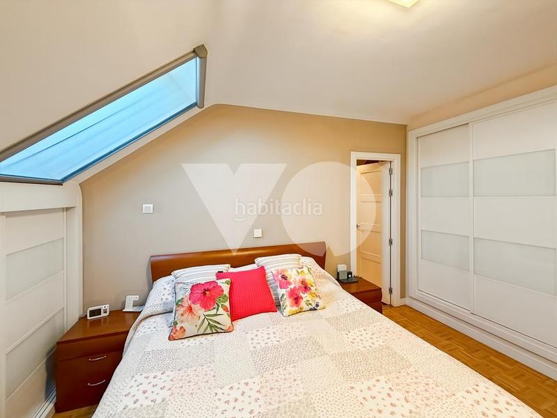 Foto 95420d99-745f-494e-8d3f-9eb4482d9d49. Dúplex amb calefacció aparcament piscina a Los Llanos-Valle Pardo Villanueva del Pardillo