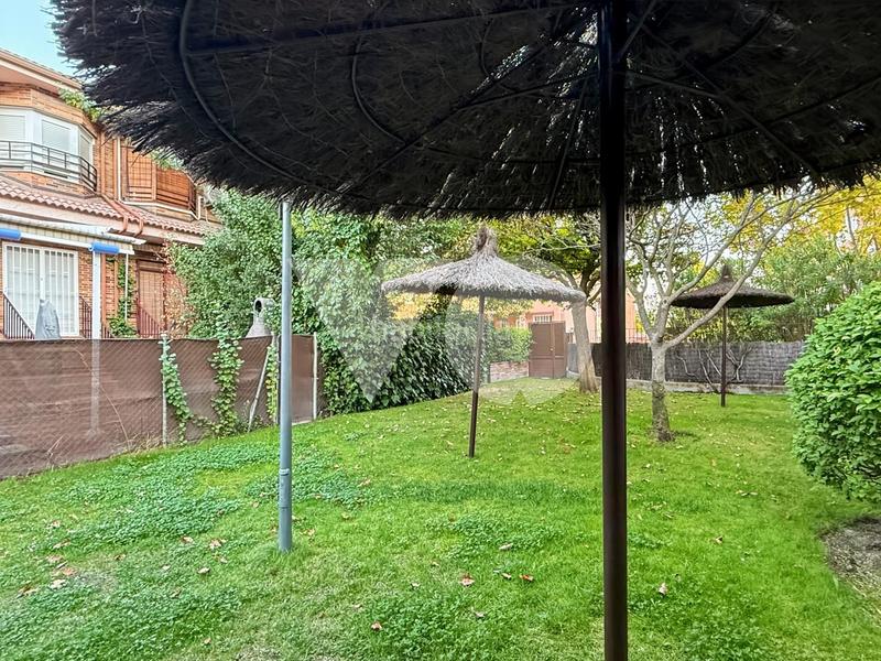 Foto e8cedd23-86c6-4685-84db-a43f6f76ac4a. Dúplex amb calefacció aparcament piscina a Los Llanos-Valle Pardo Villanueva del Pardillo