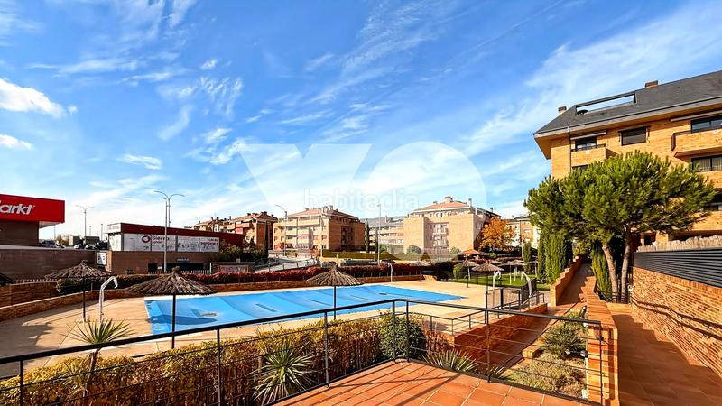 Foto b92ccfcf-635a-4f31-a6f9-2fc42904056c. Lloguer dúplex amb calefacció aparcament piscina a Majadahonda