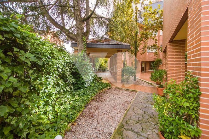 Foto 10b1c5c3-453e-4671-97f2-9733b5ac7b82. Dúplex amb calefacció aparcament piscina a Norte Majadahonda