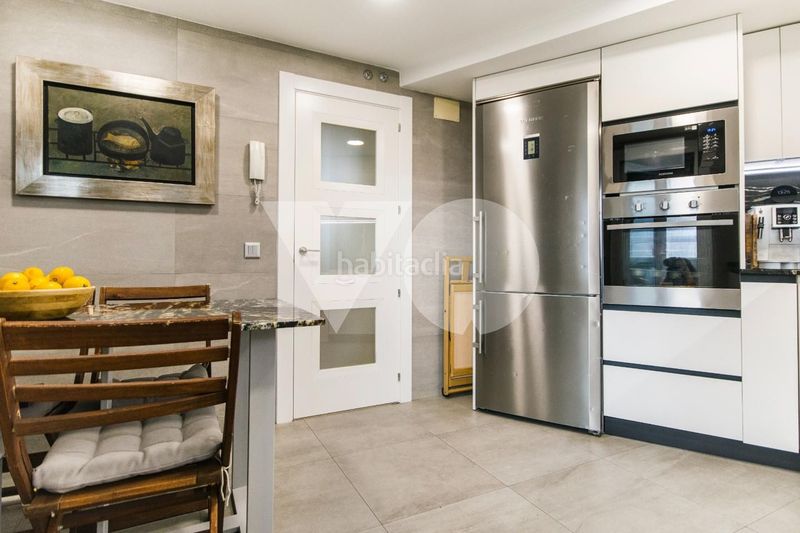 Foto 3e55067d-3739-4839-851d-5cdc2a23c4ac. Dúplex amb calefacció aparcament piscina a Norte Majadahonda