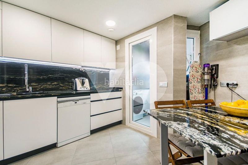 Foto a3f15cab-f6bc-4626-b647-382dcefac7c1. Dúplex amb calefacció aparcament piscina a Norte Majadahonda