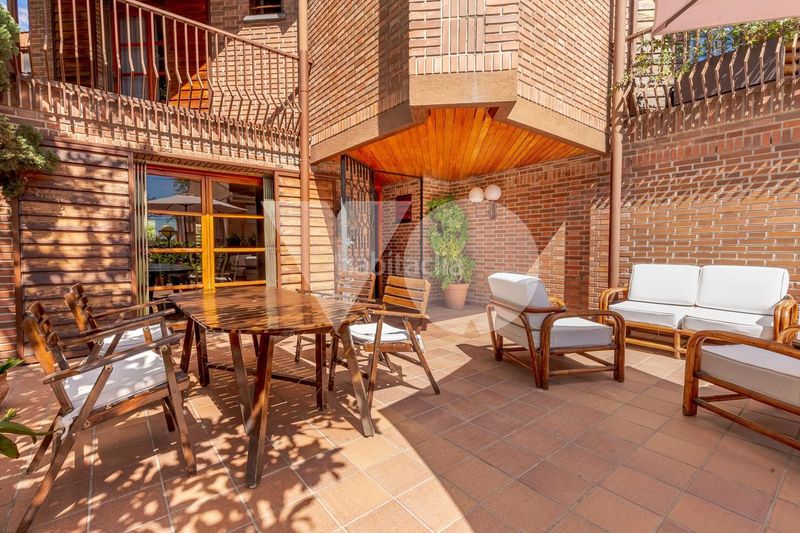 Foto 240dd3e4-5151-4031-b097-730753a37ba2. Casa aparellada amb calefacció aparcament a La Florida - El Plantío Madrid