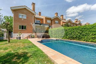 Casa aparellada a Villanueva de la Cañada. Chalet pareado en venta, villanueva de la cañada, madrid