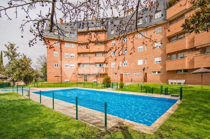 Foto 36d2e4f0-8518-4fd5-bafc-1041a4d3218a. Dúplex amb calefacció aparcament piscina a Norte Majadahonda